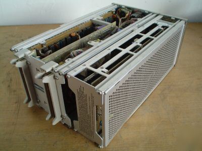 Tektronix DF1 display formatter w/ 7D01 logic analyzer