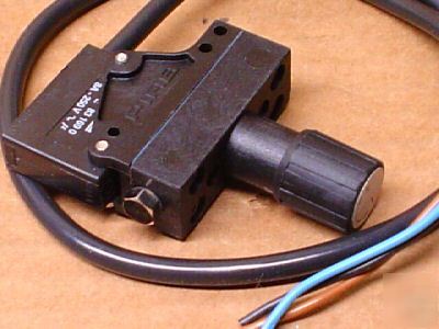 New piab 3116068 electro-mechanical vacuum switch - 